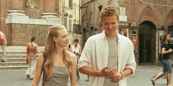 letters-to-juliet-christopher-egan-1-600x300